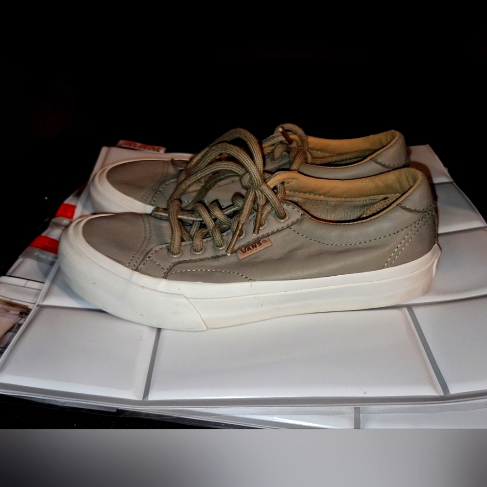 Womens size 5 Vans